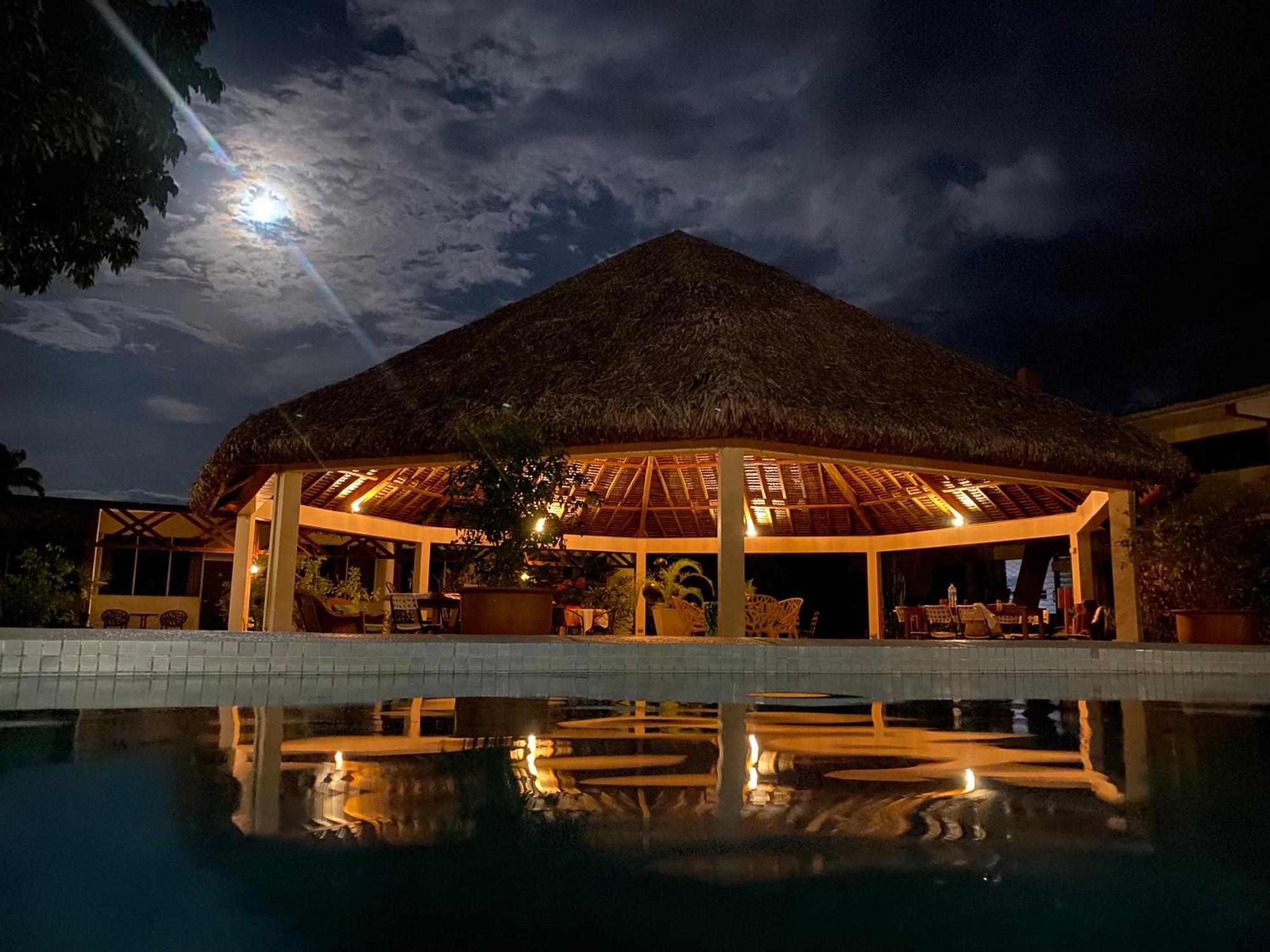 Hotel Santo Vanuatu Luganville Bagian luar foto